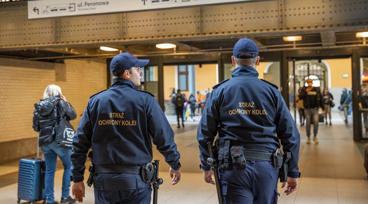 Poznań: mężczyzna groził nożem podróżnemu na Dworcu Głównym