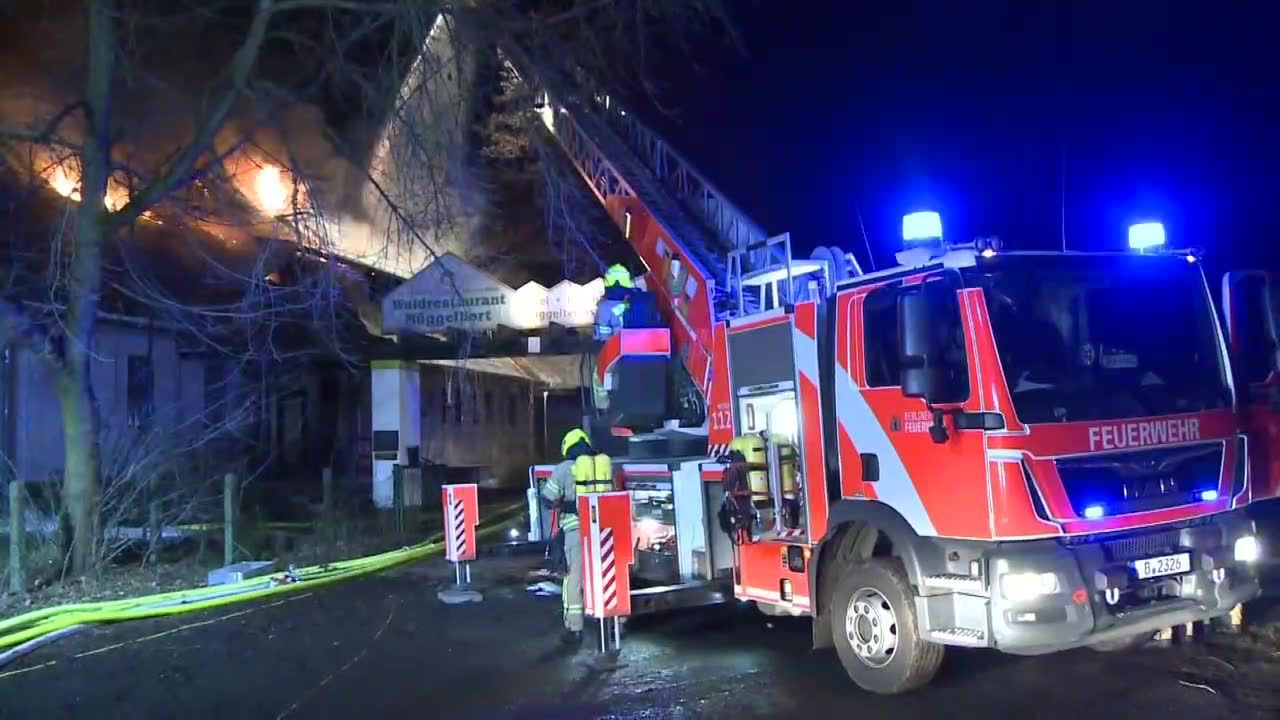 Spłonął hotel w Berlinie. Ogień strawił cały budynek