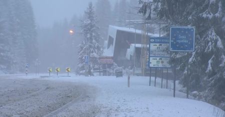 Przejście graniczne Jakuszyce-Harrachov zamknięte dla samochodów ciężarowych. Przez śnieg