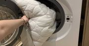 Najlepszy sposób na pranie poduszek. Dorzuć do bębna, a będą puszyste jak chmurka