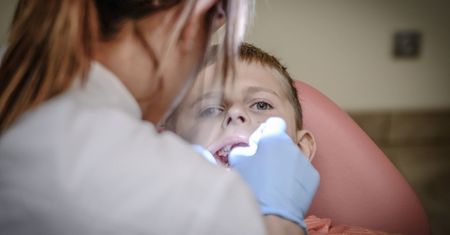 Zgryz z dentystami. Problemy z organizowaniem opieki stomatologicznej dla uczniów