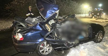 Wypadek śmiertelny w Wielkopolsce. Dwie osoby zginęły na miejscu, trzecia zmarła w szpitalu