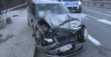 Pijany kierowca wjechał w samochody stojące na światłach w Gdyni. Nikt nie ucierpiał