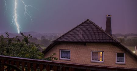 IMGW ostrzega: burze w ośmiu województwach południowo-zachodniej Polski