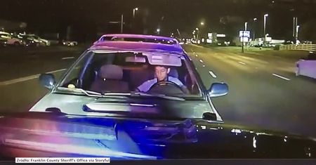 Gorzej nie mógł trafić. Pijany kierowca uderzył w… radiowóz