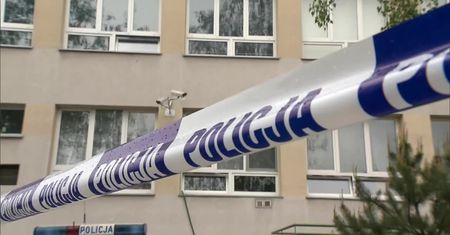 Śmierć w szkole w Wawrze. “Prowadzona była reanimacja, niestety była nieskuteczna”