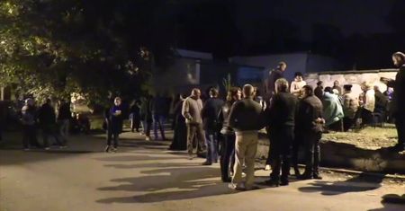 20 osób zginęło w strzelaninie na Krymie. Ich bliscy czuwali w nocy przed kostnicą