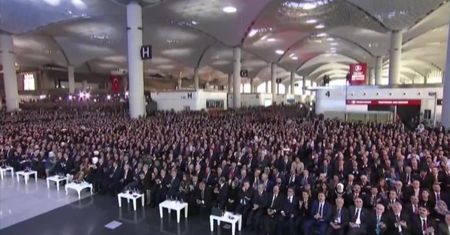Recep Tayyip Erdogan otworzył superlotnisko w Stambule