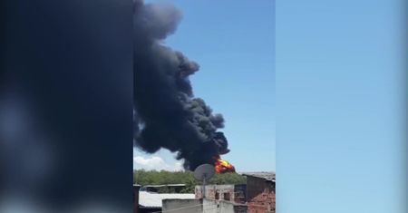 Pożar rafinerii w Rio de Janeiro. Strażacy walczyli z ogniem przez wiele godzin