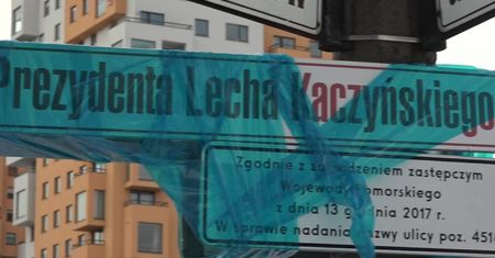 Zakrył tablice z nazwą ulicy Lecha Kaczyńskiego – usłyszał zarzuty
