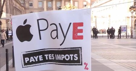 Francuscy „rebelianci” chcą stawić czoła „imperium” Apple. Kontrowersje podatkowe wokół producenta iPhone’a