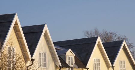 Właściciel największego producenta prefabrykowanych domów drewnianych chce sprzedać duży pakiet akcji. Wartość oferty może wynieść 360 mln zł