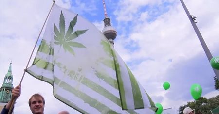 Zwolennicy legalizacji marihuany przemaszerowali przez Berlin