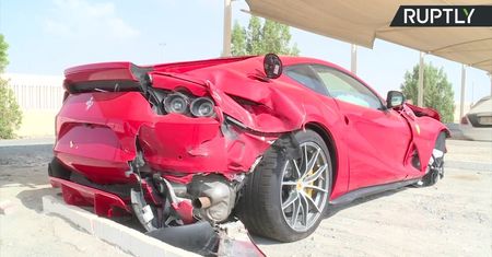 Luksusowy szrot w Dubaju. Setki uszkodzonych supersamochodów na sprzedaż