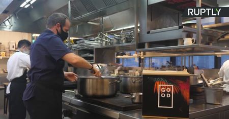 Restauracja w Singapurze pierwszą, która serwuje kurczaka wyhodowanego w laboratorium