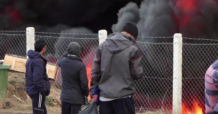 Pożar zniszczył obóz dla uchodźców w Bośni i Hercegowinie. Ponad tysiąc migrantów straciło schronienie