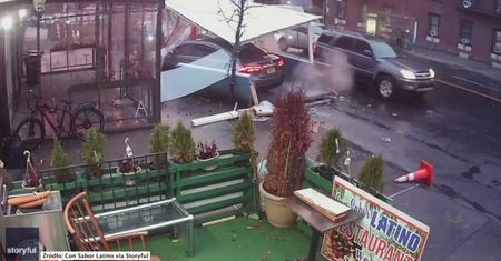 Stracił przytomność i wjechał w restauracyjny ogródek. Niebezpieczny wypadek w Nowym Jorku
