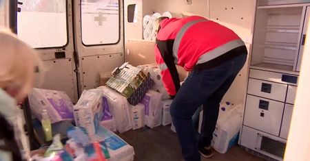 W szpitalach covidowych brakuje podstawowych rzeczy. Mieszkańcy organizują zbiórki