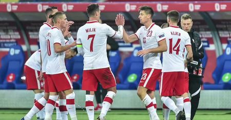 Reprezentacja Polski pokonała Ukrainę 2:0 po bramkach Krzysztofa Piątka i Jakuba Modera