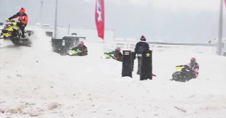 W kanadyjskim Lindsay odbyła się 56. edycja widowiskowych wyścigów skuterów śnieżnych