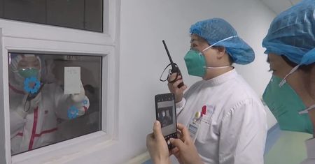 Chiny wysłały 450 wojskowych lekarzy do miasta Wuhan. Koronawirus dotarł już do Europy