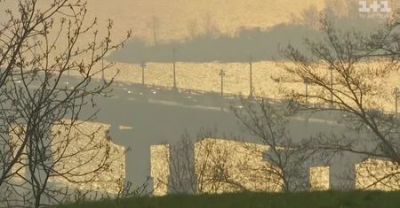 Trujący dym nad Kijowem. Przywędrował znad płonących lasów wokół Czarnobyla