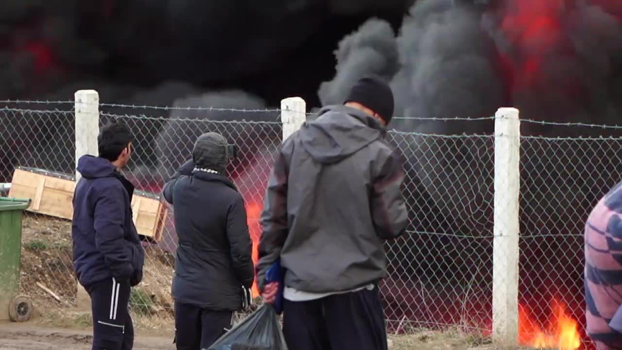 Pożar zniszczył obóz dla uchodźców w Bośni i Hercegowinie. Ponad tysiąc migrantów straciło schronienie