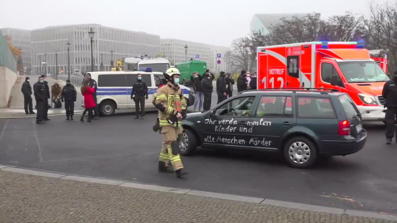 Samochód wjechał w bramę urzędu kanclerz Niemiec