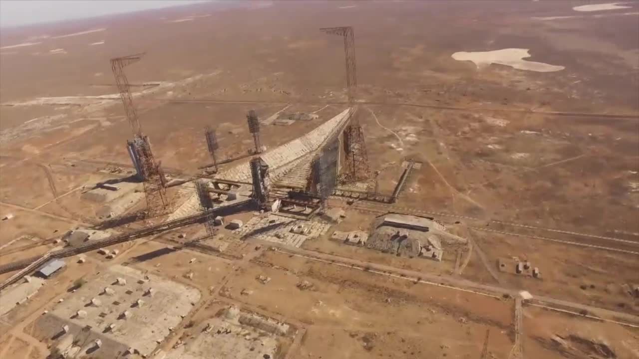 Majestatyczny widok kosmodromu Bajkonur. Nagrania z lotu ptaka ukazują wielkość kompleksu