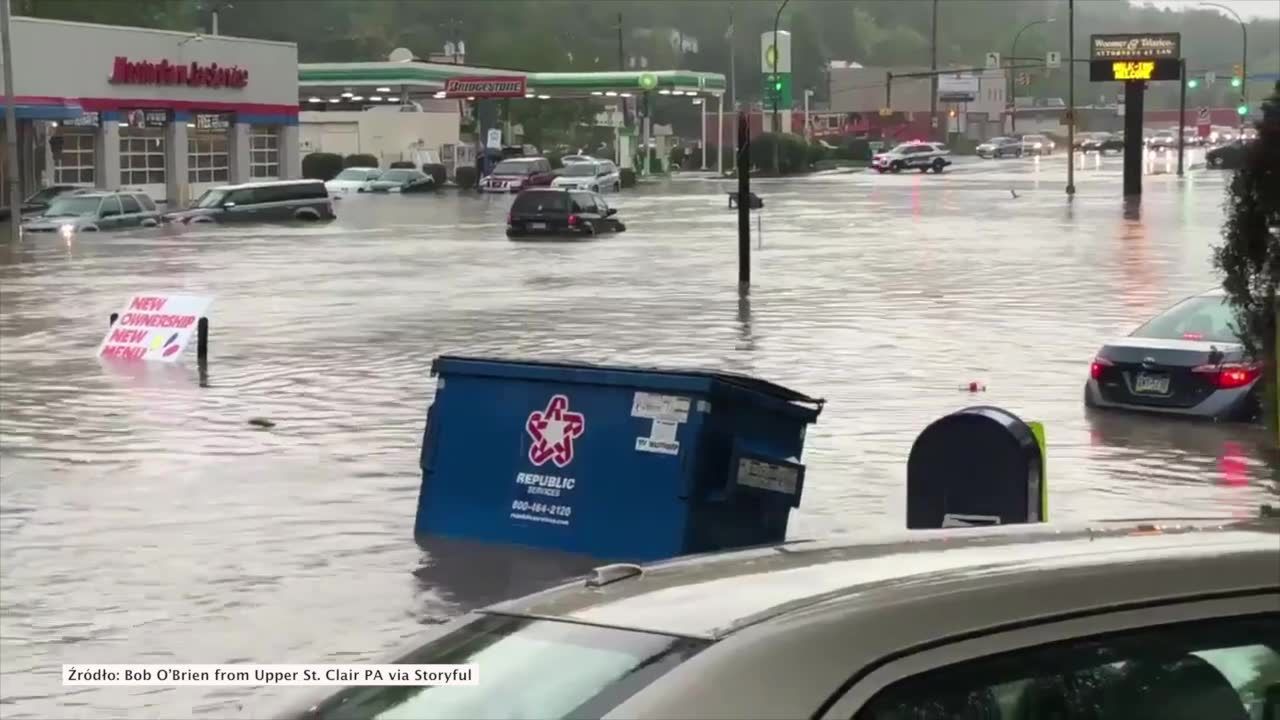 Kontenery na śmieci płyną ulicami, zalane samochody. Ulewne deszcze nawiedziły Pittsburgh