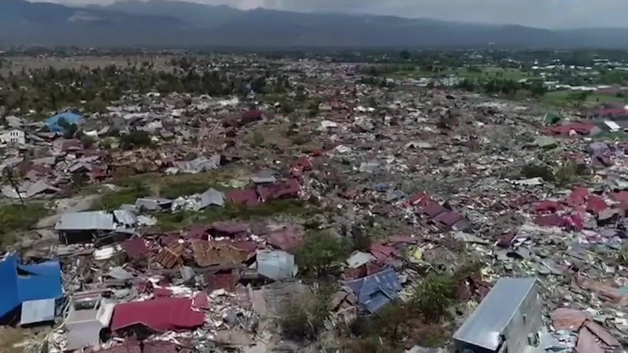 380-tysięczne miasto obrócone w ruinę. Nagranie z drona po trzęsieniu ziemi na indonezyjskiej wyspie Sulawesi