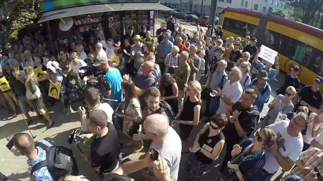 “Komitet Rozbiórki Sądownictwa”. Manifestacja poparcia dla przesłuchiwanych sędziów