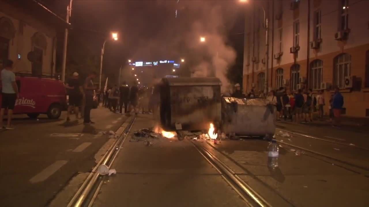 Setki poszkodowanych po antyrządowych manifestacjach w Bukareszcie