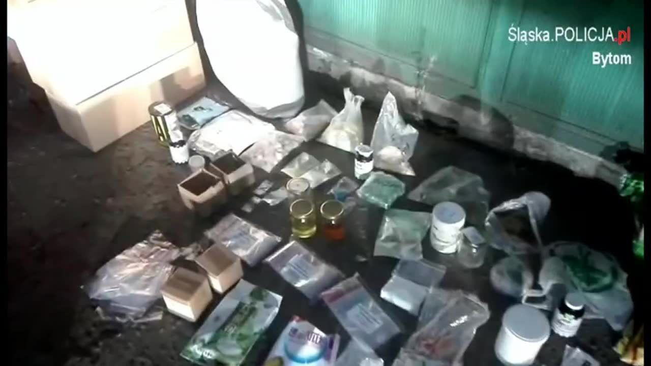 Policja rozbiła grupę handlującą dopalaczami. To pseudokibice ze Śląska