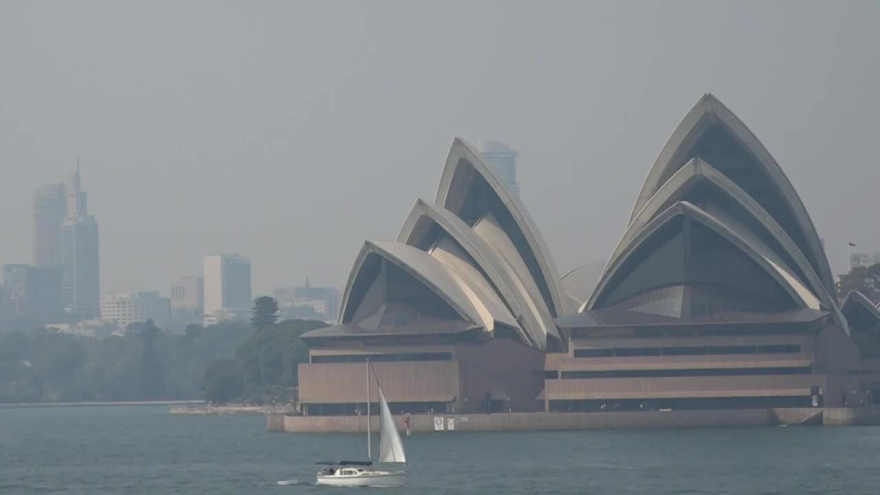 Gęsty dym spowił Sydney. Przyczyną pożary buszu w Nowej Południowej Walii