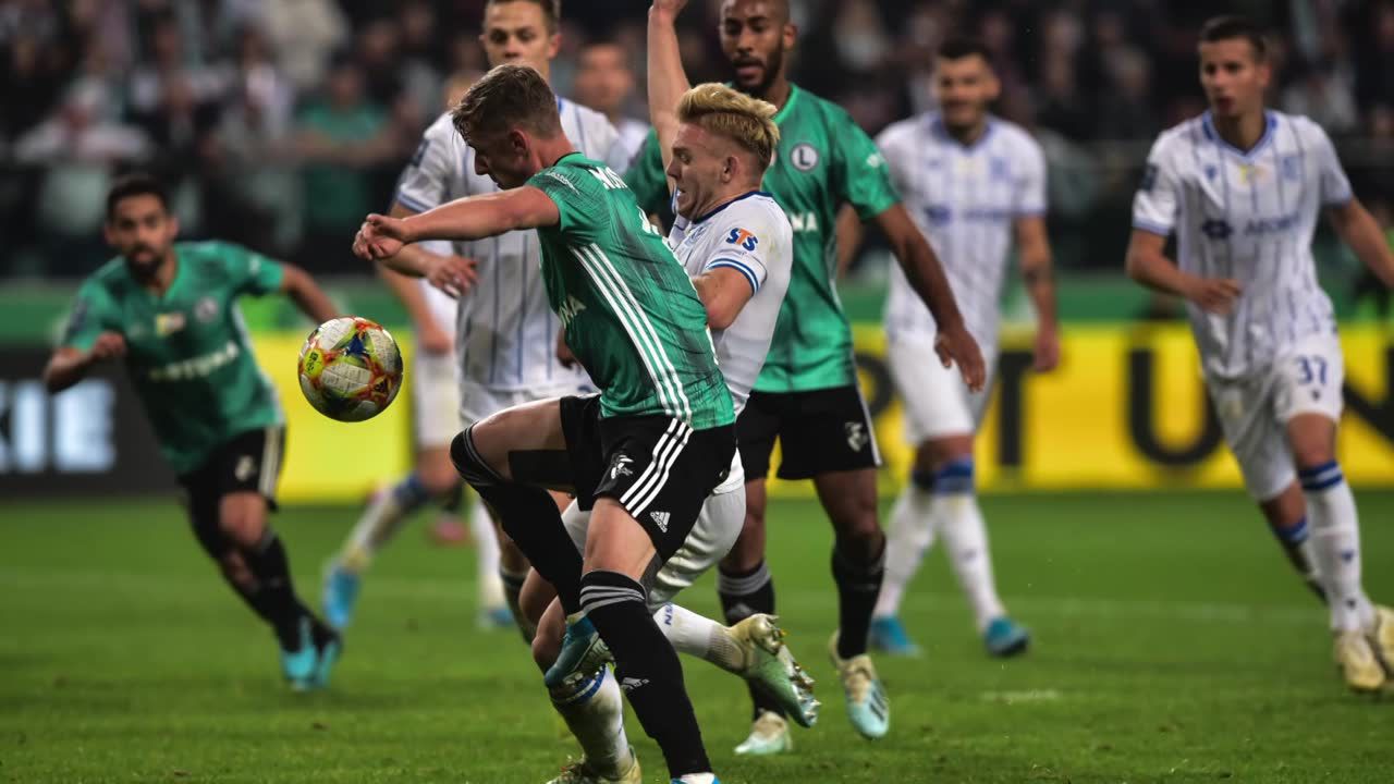 Ekstraklasa. Legia Warszawa górą w hicie. O zwycięstwie 2:1 nad Lechem Poznań zadecydował 18-latek