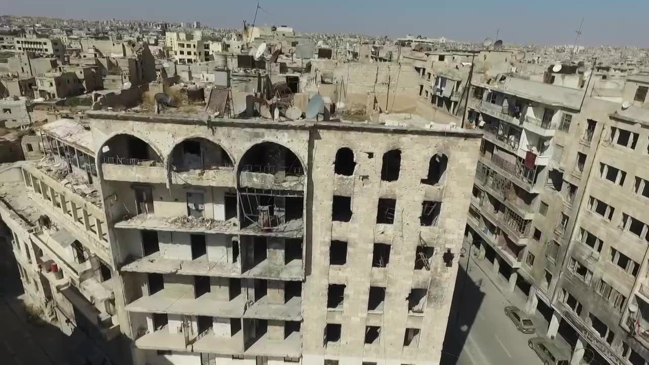 Trwają prace przy odbudowie historycznego Aleppo. Nagrania z lotu ptaka ukazują skutki wojny domowej