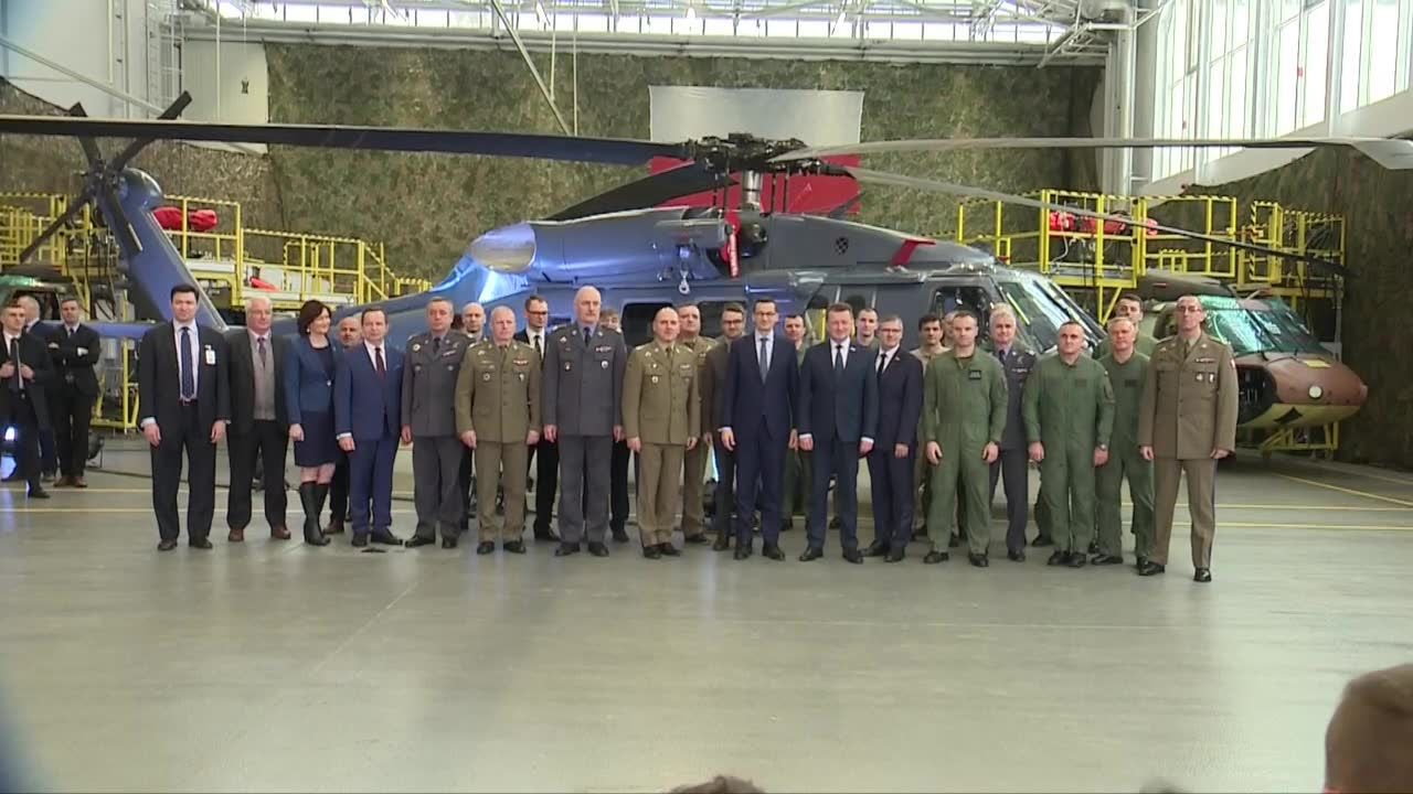 „Niech te czarne jastrzębie strzegą polskiego nieba”. Podpisano umowę na dostawę czterech Black Hawków dla wojska