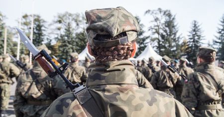 WOT chcą wcielać pielęgniarki i ratowników. A w szpitalach braki kadrowe