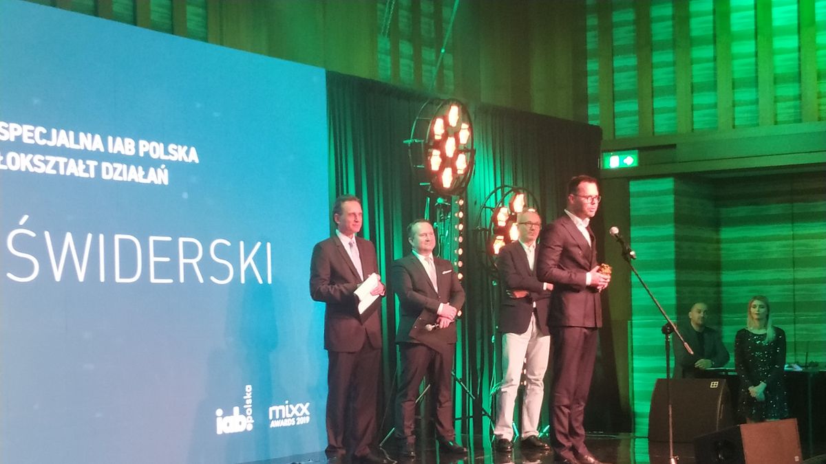 Prezes Grupy WP Jacek Świderski z Nagrodą Specjalną.