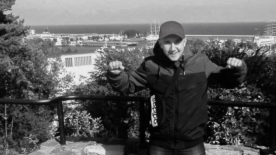 18-latek otrzymał kilkadziesiąt ciosów