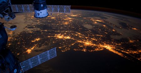 NASA pokazała, jak zachowuje się ogień w kosmosie. Efekt jest zaskakujący [WIDEO]