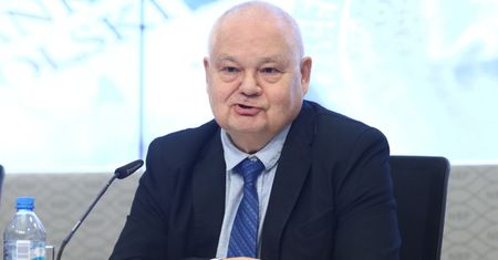 Koronawirus nokautuje gospodarkę Szef NBP przewiduje, że w dalszym ciągu jest szansa na pozytywny scenariusz