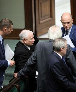 Głosowanie ws. KRS. Kulisy awantury w Sejmie. Nocna narada w PiS, marszałek Elżbieta Witek pod ostrzałem