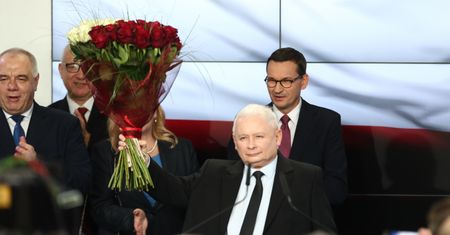 "Money. To się liczy". PiS wygrywa wybory. Co to oznacza dla gospodarki?