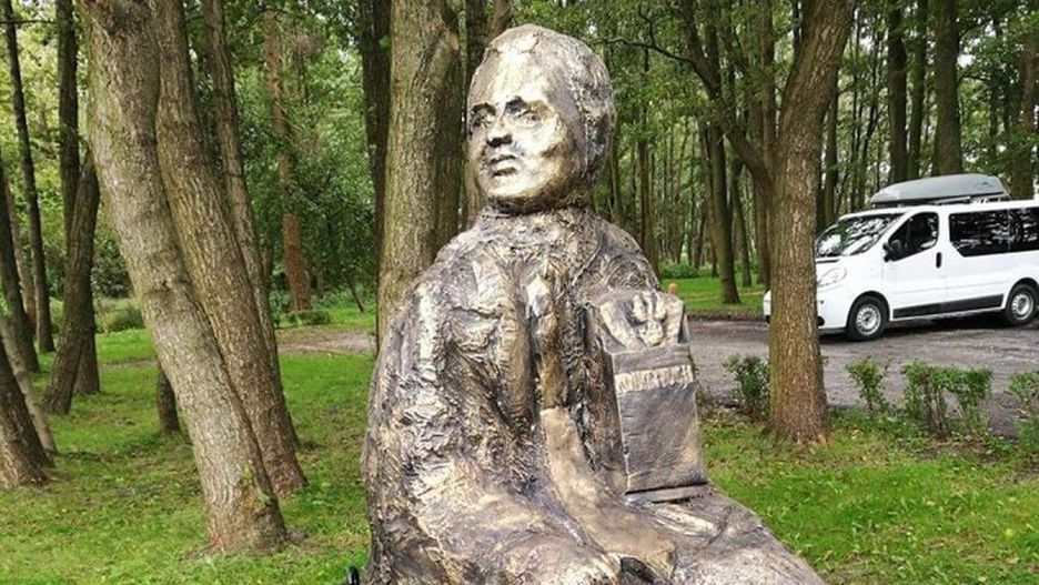 Pomnik byłego szefa klubu Prawo i Sprawiedliwość Przemysław Gosiewski, który zginął w katastrofie smoleńskiej.