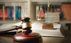 Kara dożywotniego więzienia za podłożenie bomby na dworcu w Bonn i próbę zabójstwa polityka