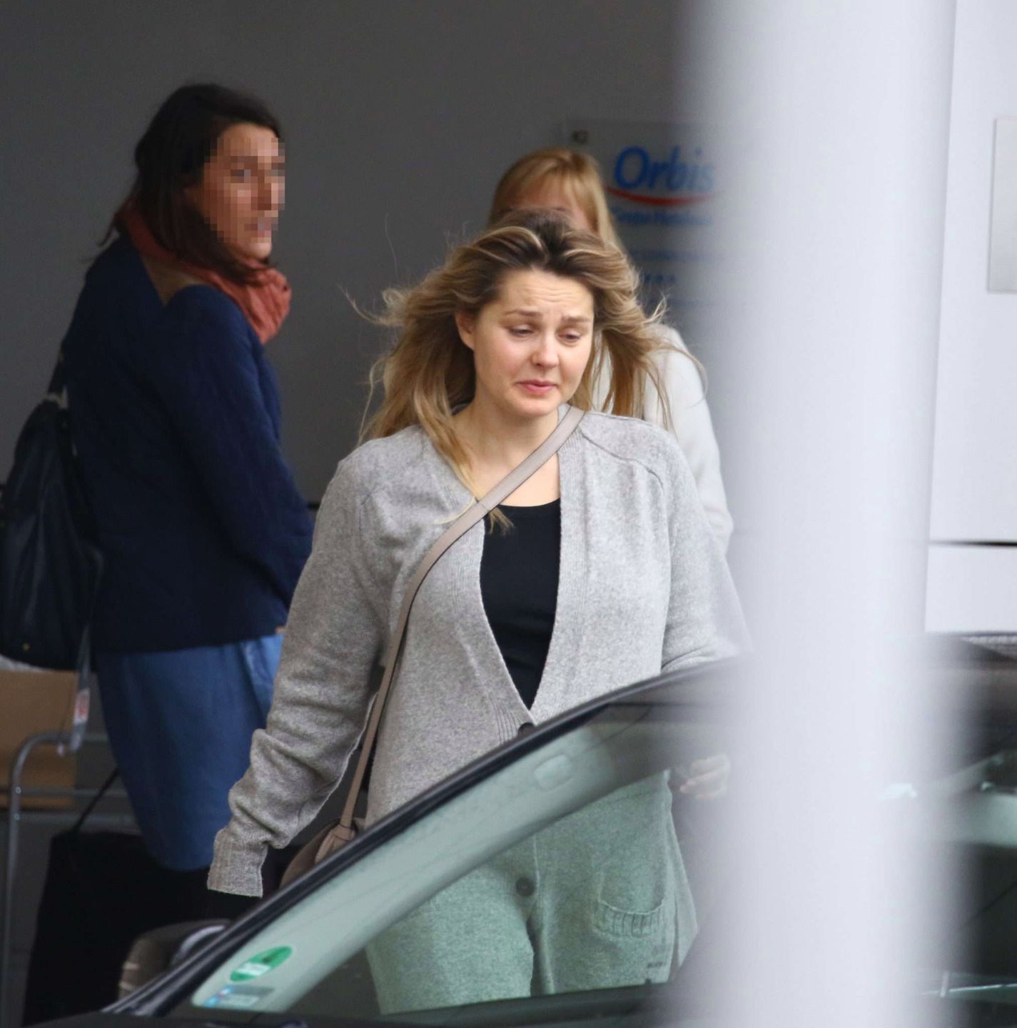 Małgorzata Socha bez makijażu przyłapana pod hotelem