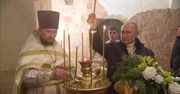 Putin wziął udział w prawosławnej pasterce w cerkwi położonej na wyspie. Dostał się tam poduszkowcem