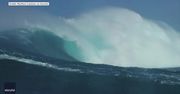 Zignorowali ostrzeżenia i wypłynęli na ocean. Windsurfer i surfer nie poradzili sobie z ogromną falą na Hawajach